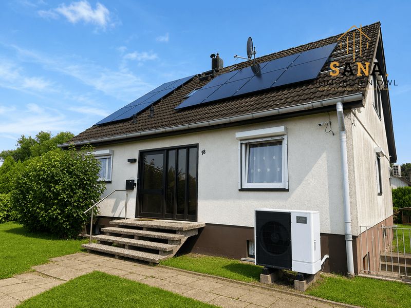 Modernes Einfamilienhaus mit PV-Anlage, Wärmepumpe & traumhaftem Feldblick in Spenge